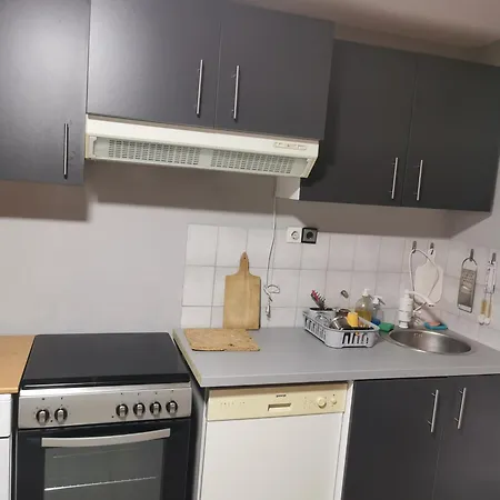 House Official * Ni